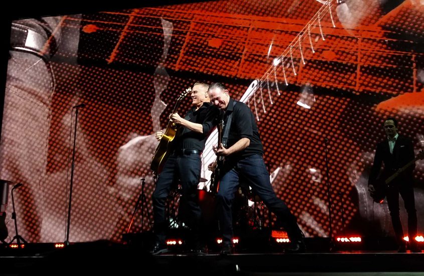 Shining a light Bryan Adams during his latest tour! - As Lightning Strikes